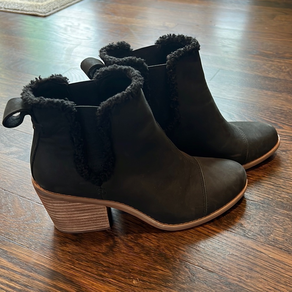 Toms Everly heeled boot, barely worn!